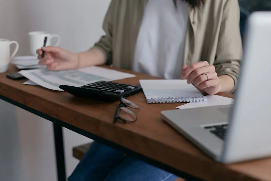 17 statistics linking AR automation to lower bad-debt write-offs