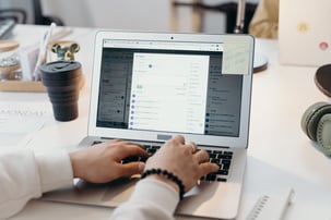 7 Overdue Invoice Email Templates for B2B Collections