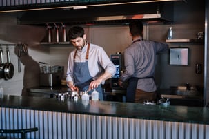 AR Challenges in Foodservice Equipment: Cash Flow Patterns and Solutions
