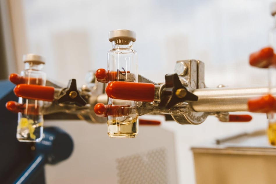 Best Invoice Factoring Companies for Chemical Manufacturing