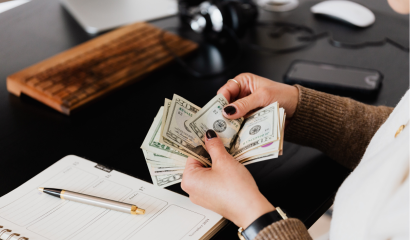 8 Reasons Why Resolve Is Better Than Invoice Factoring