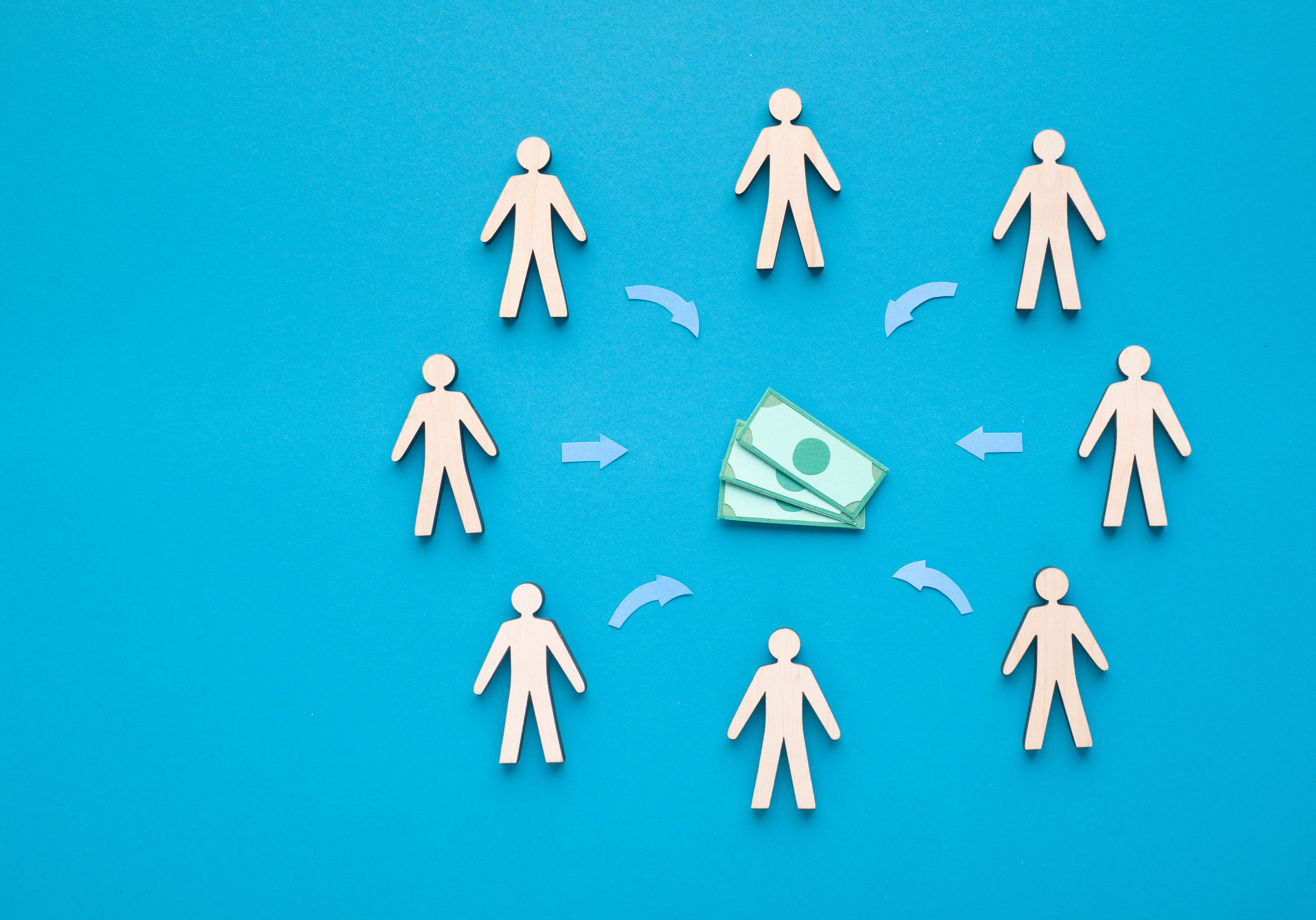 people-deciding-to-help-with-money-through-the-int-2023-11-27-05-13-06-utc