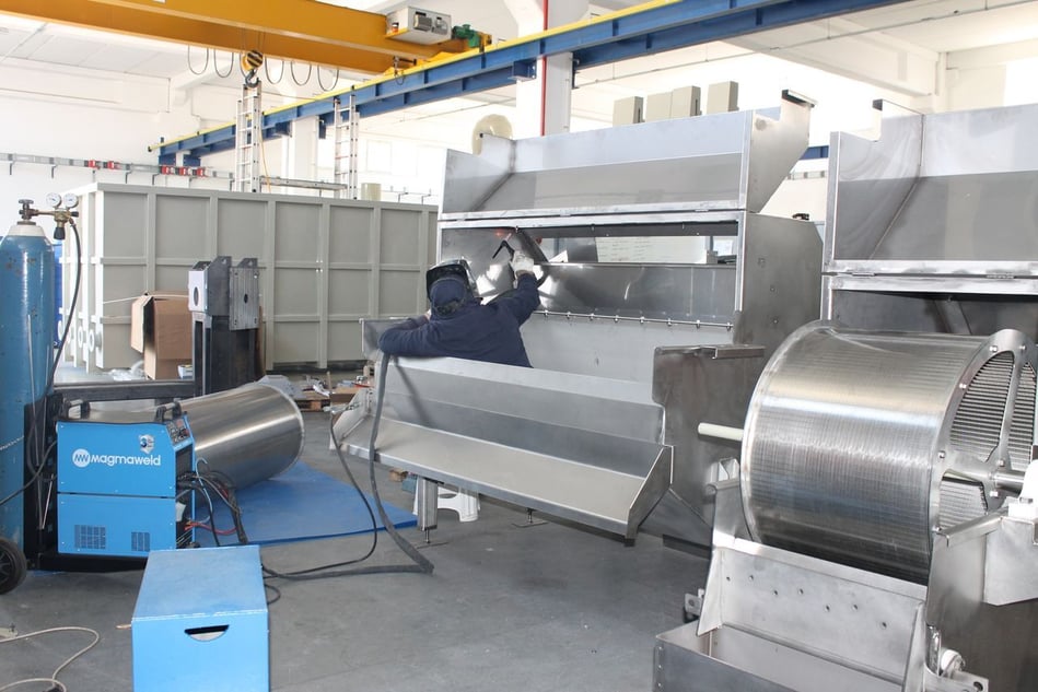 How Metal Fabrication Companies Offer Net 60 Without Killing Cash Flow