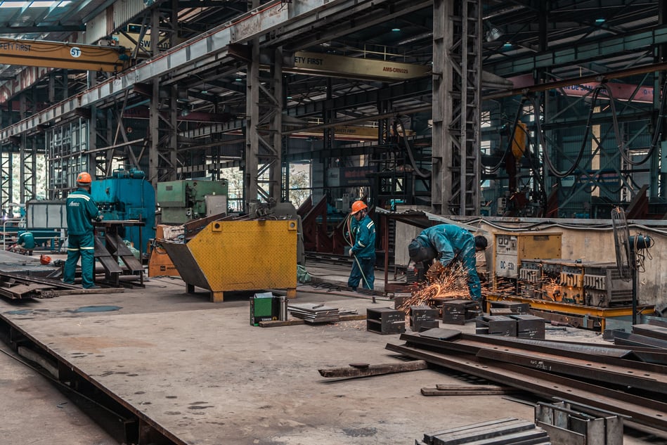 Net Terms Playbook for Metal Fabrication: What to Offer and When