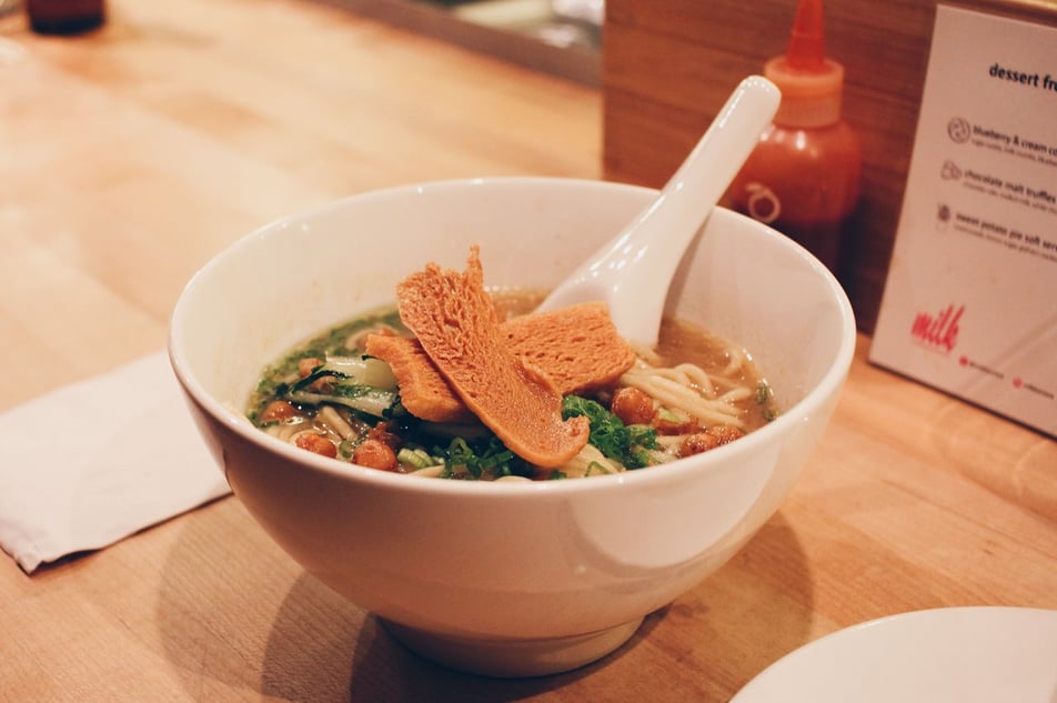 Momofuku Goods Wholesale: How Pantry Brands Offer Net Terms to Grocery Buyers