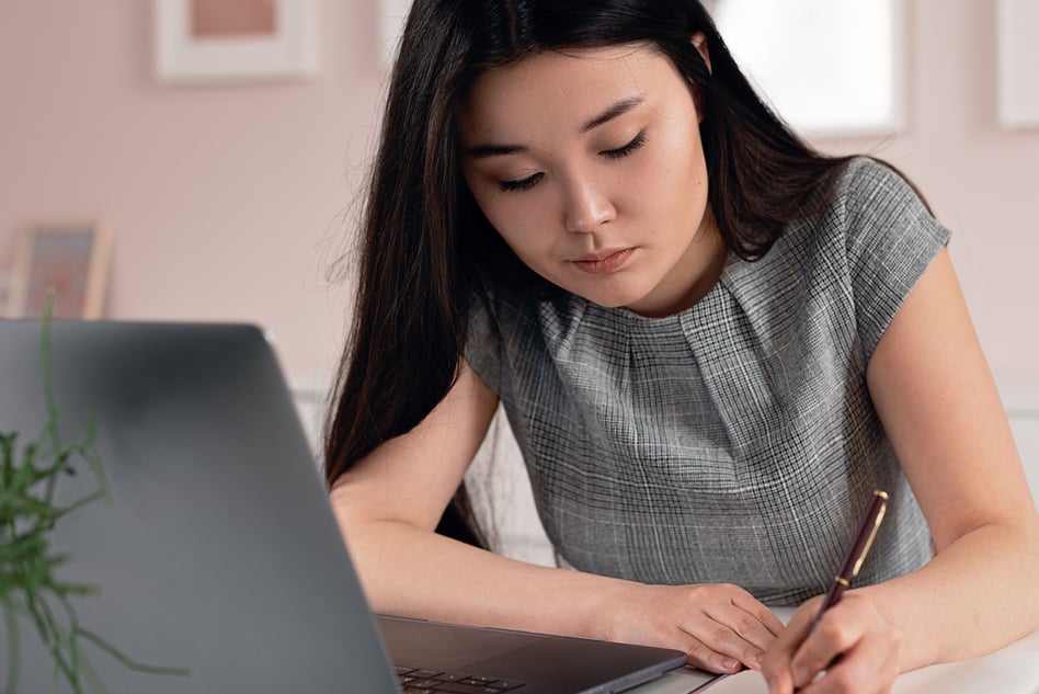 Kickfurther vs Invoice Factoring