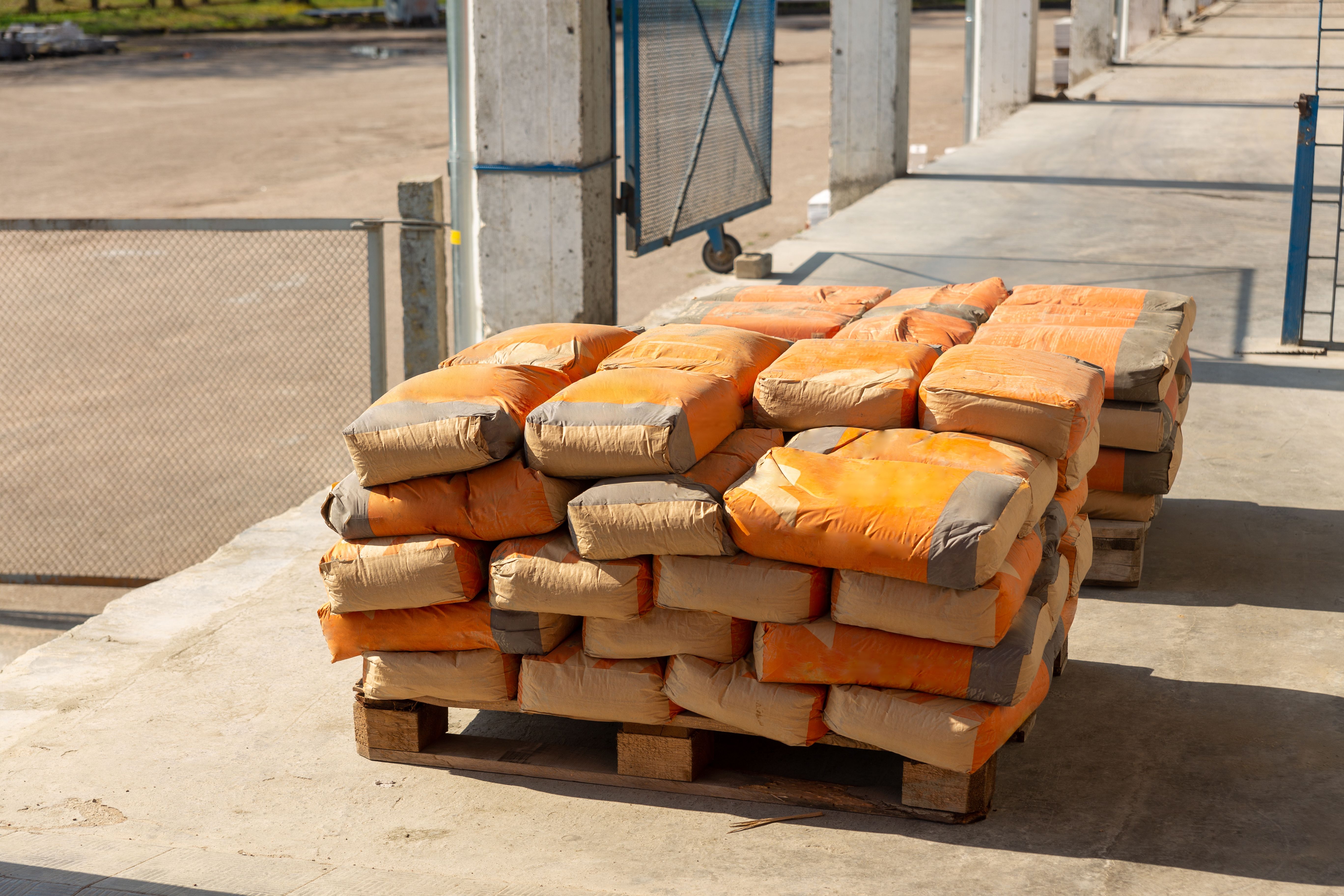 AR Challenges in Construction Materials: Cash Flow Patterns and Solutions