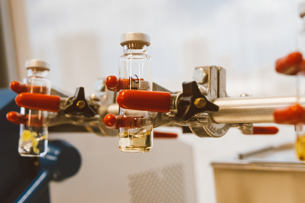 Best Invoice Factoring Companies for Chemical Manufacturing