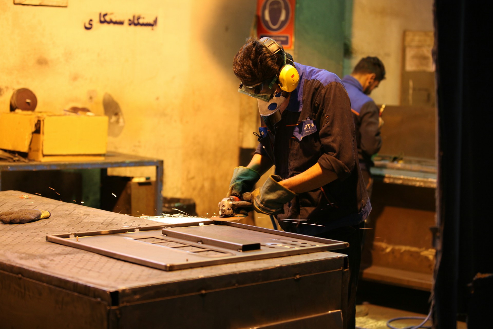 Best Invoice Factoring Companies for Metal Fabrication