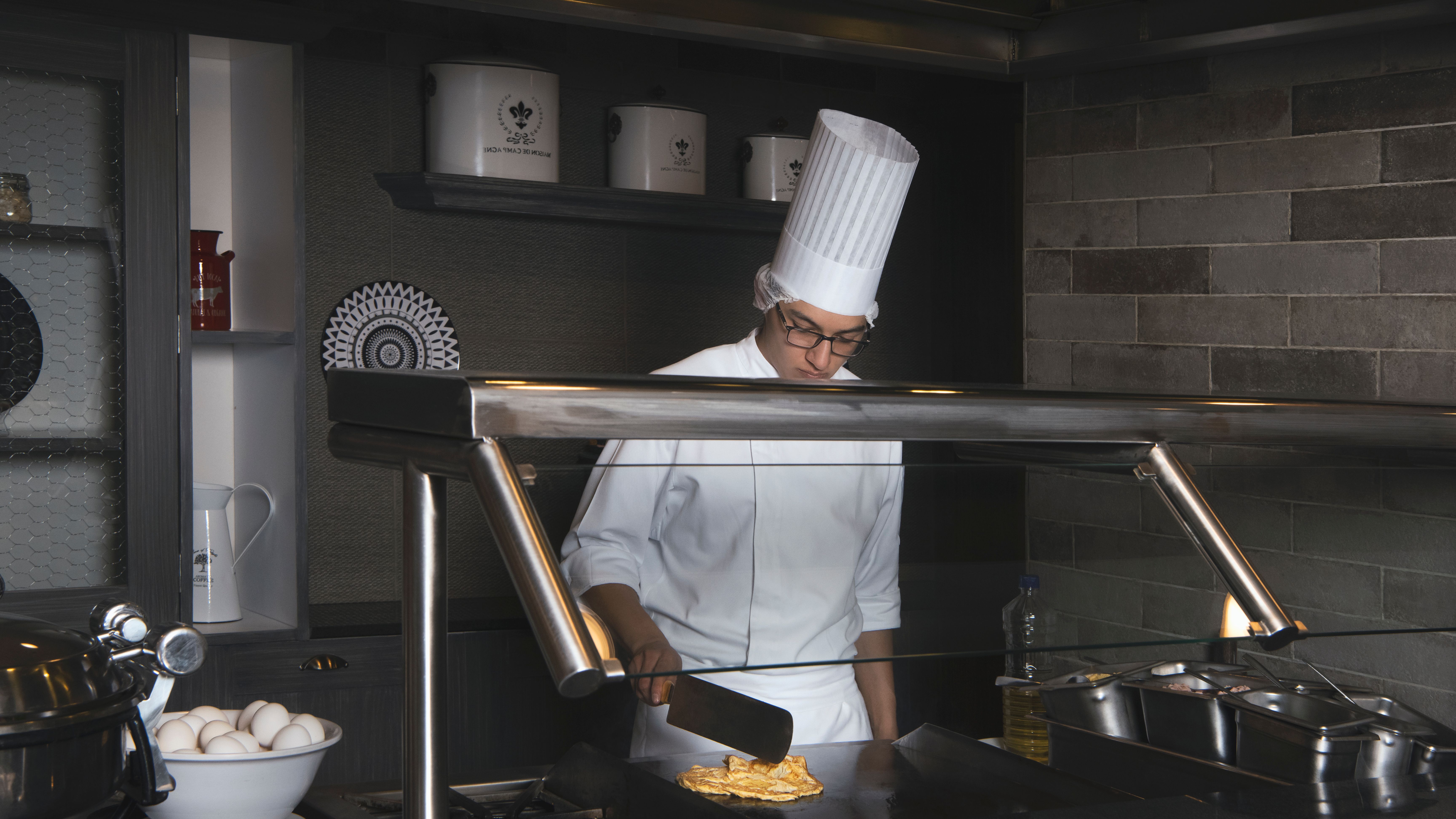 Credit Policy Guide for Foodservice Equipment: Risk Factors and Best Practices