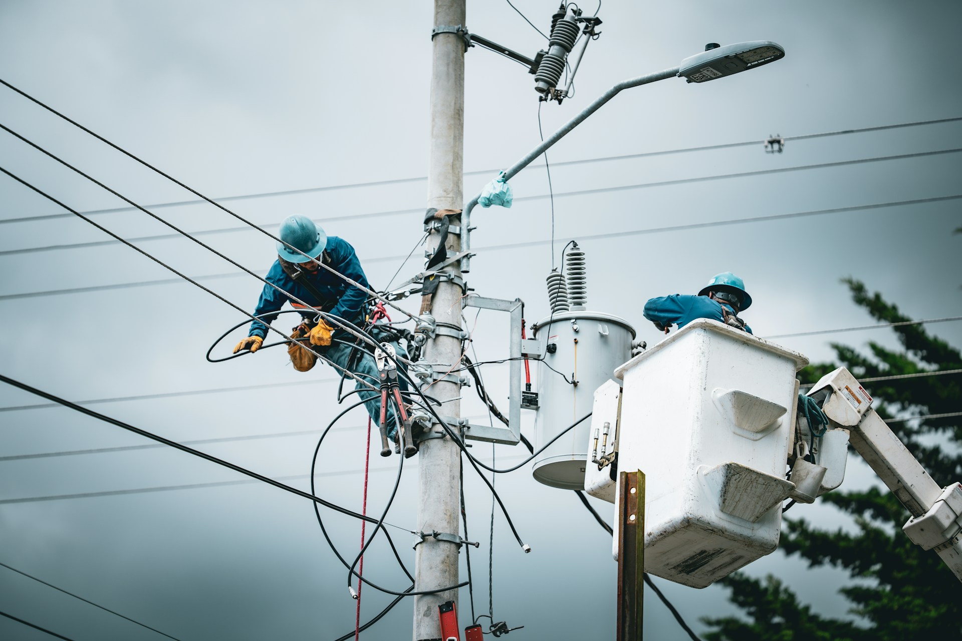 How Electrical Supply Companies Offer Net 60 Without Killing Cash Flow