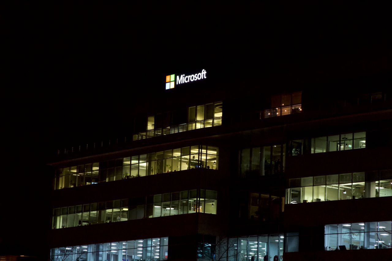 Microsoft's Cash & Receivables: AR Lessons for Managing DSO at Scale