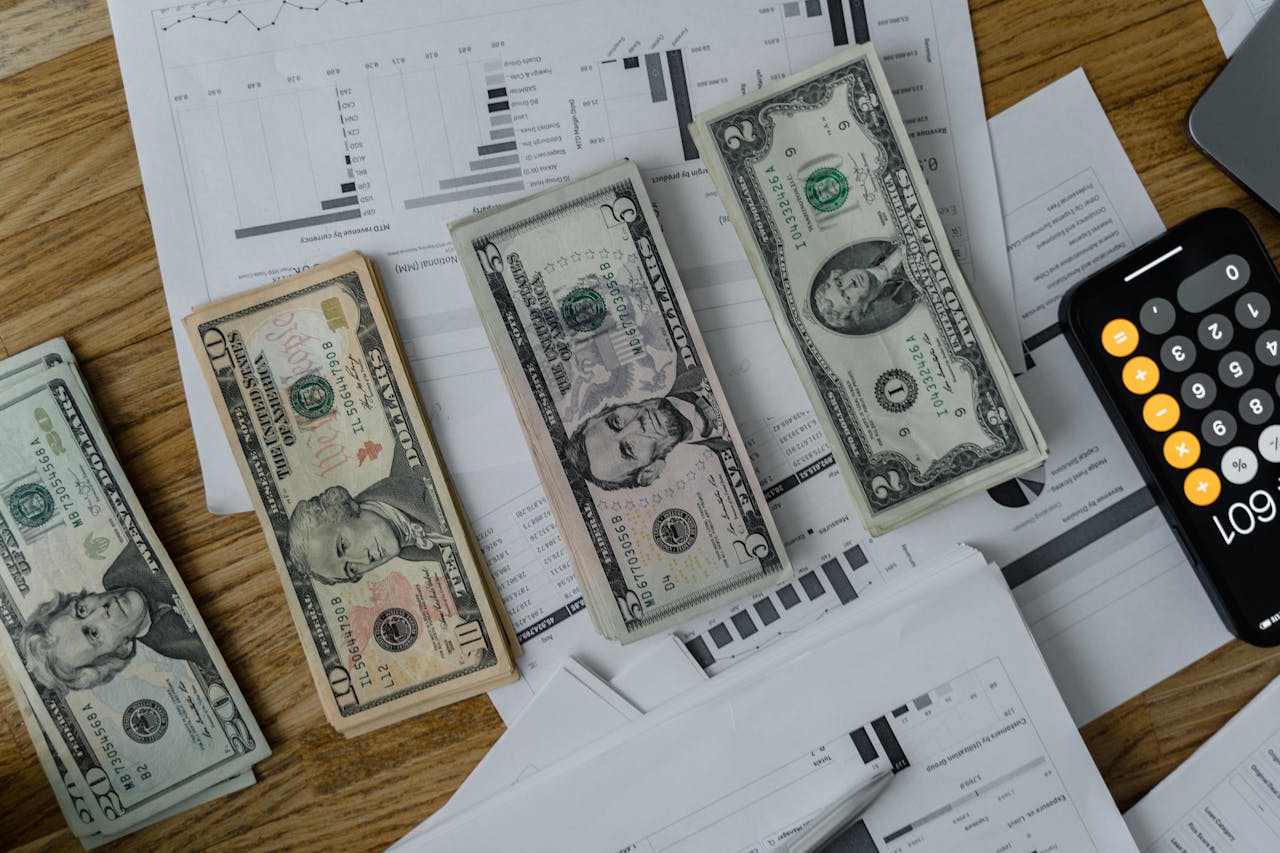 How Manufacturers Can Turn 60-Day Payment Terms Into Immediate Cash Flow