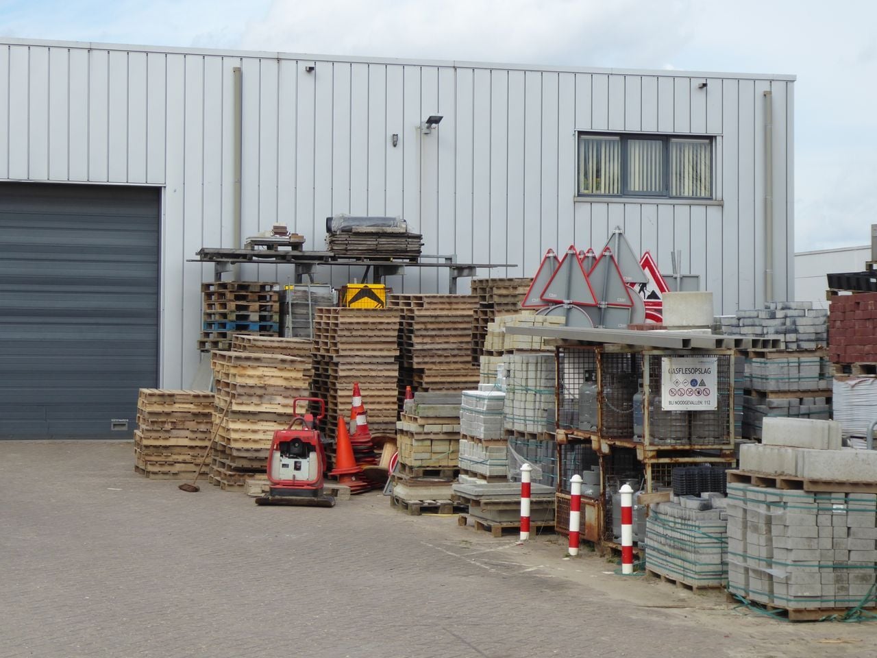 How Construction Materials Companies Offer Net 60 Without Killing Cash Flow
