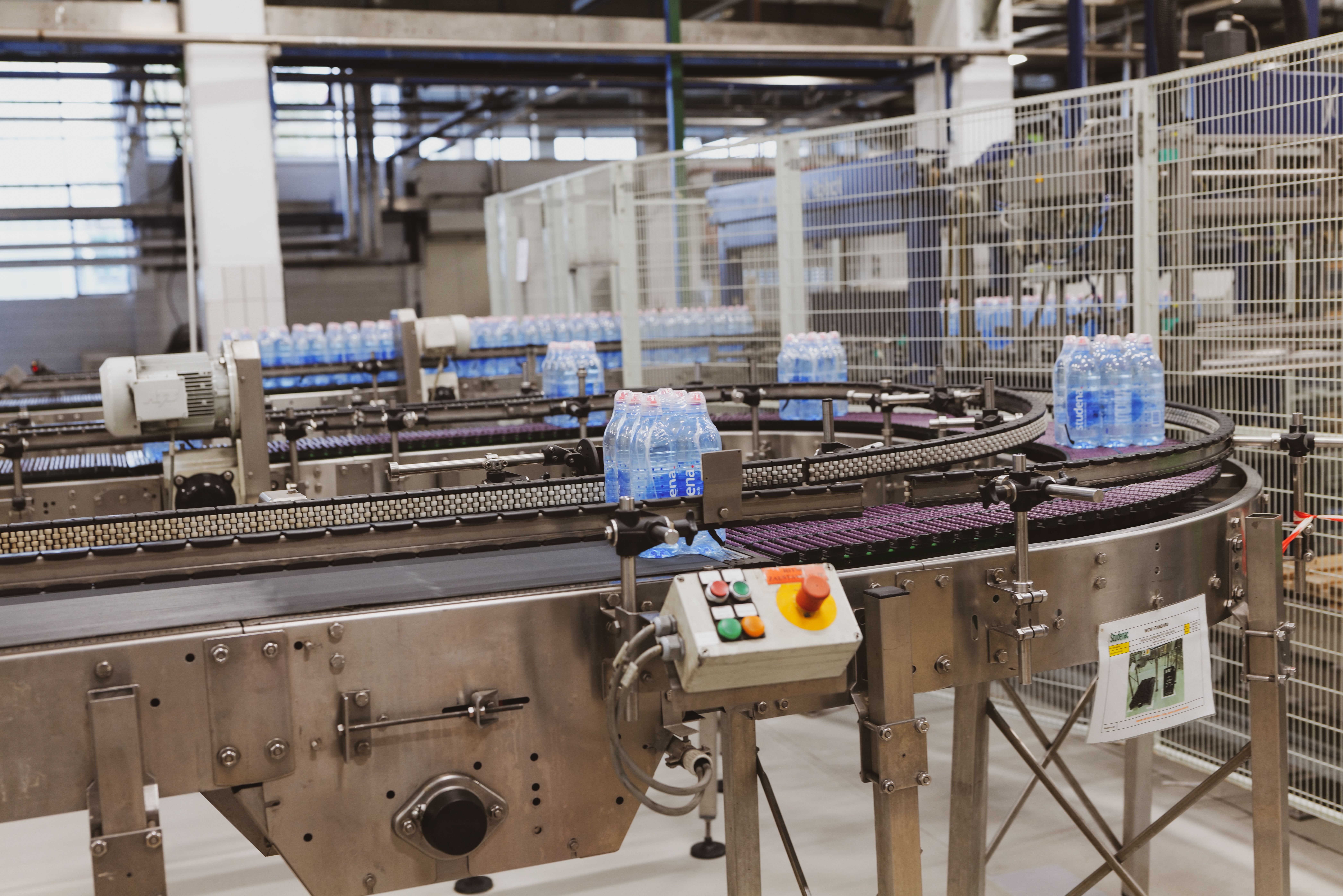 Credit Policy Guide for Plastics and Rubber Manufacturing: Risk Factors and Best Practices